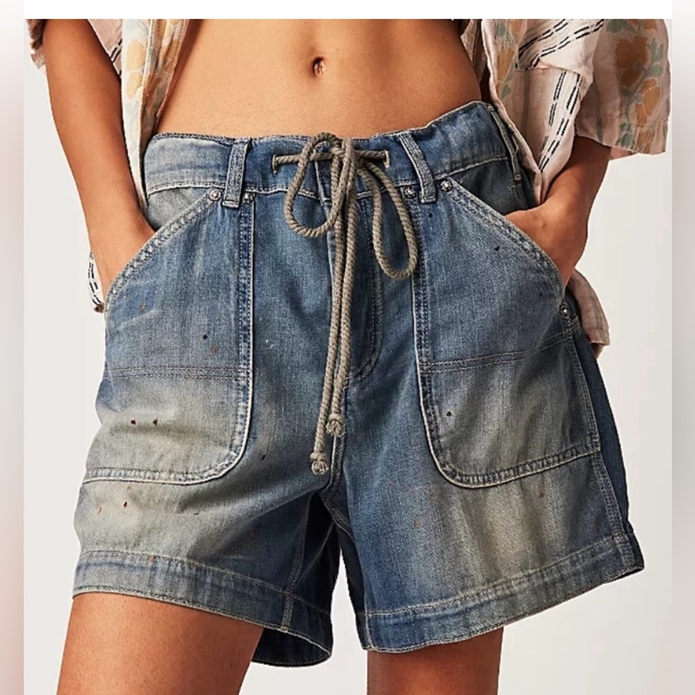 WE THE FREE SECOND CHANCE LOW SLUNG PULL ON STYLE W/ DRAWSTRING SHORTS XS